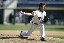 Shingo Takatsu Chicago White Sox pitches in the 9th inning v the C- Old Photo 5