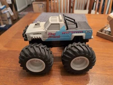Galoob Tuff Trax King Krunch Monster Truck Battery Operated Tested Working