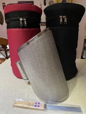 Dago Güira 18x13  Corte Juliana “Reina” con bulto en Tela Impermeable y Gancho