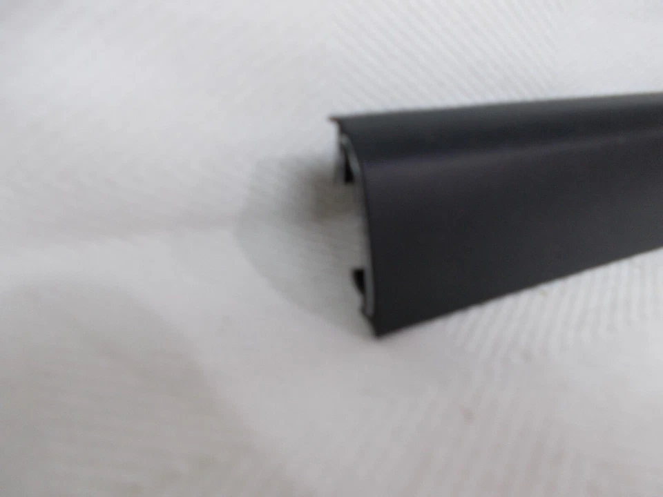 Fits; Saab GMC Chevrolet Front LH Door Outer Belt Moulding OE NOS 15129772 Foto 2 de 4