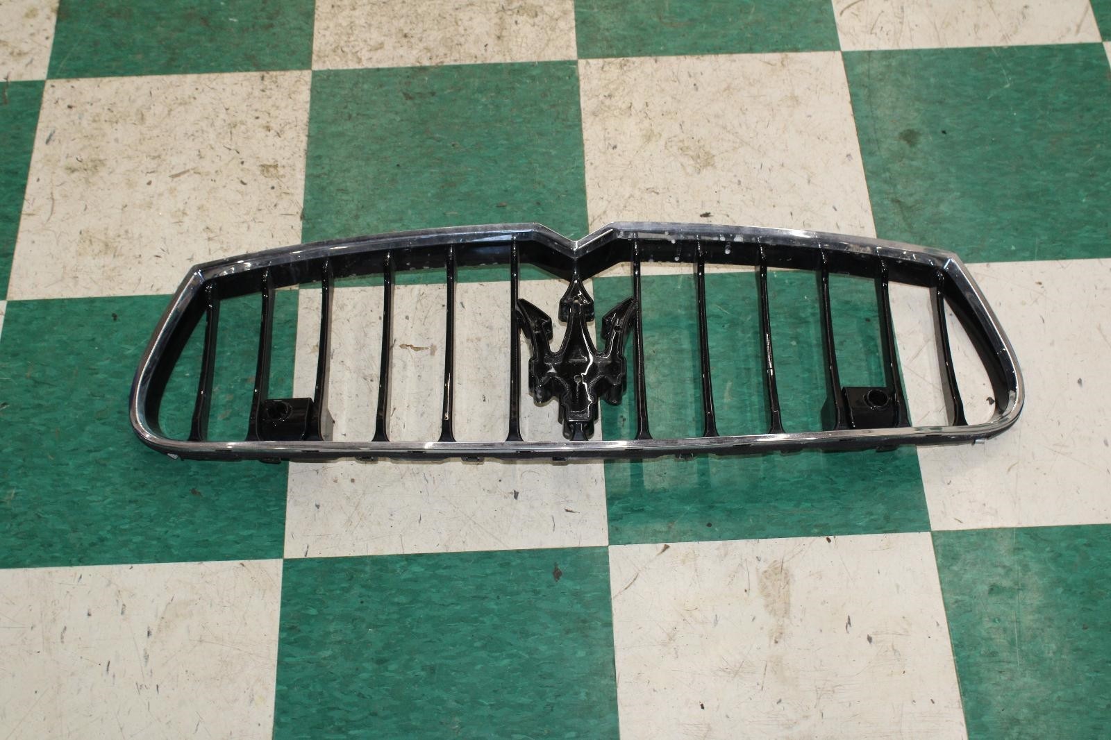 14-17 Ghibli Black Painted Grill OEM Center Upper Bumper Grille Factory WTY OE