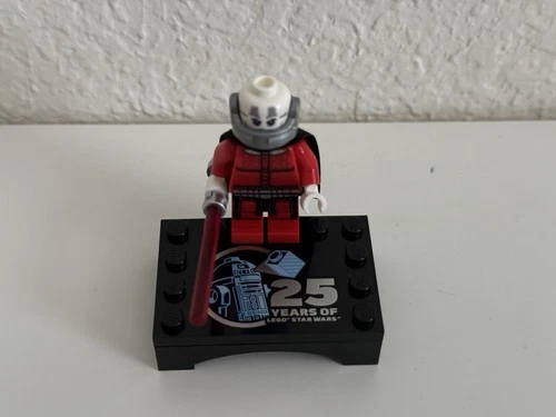 Lego Star Wars Darth Malak Minifigure Includes Cape, Lightsaber, Stand 75379 New