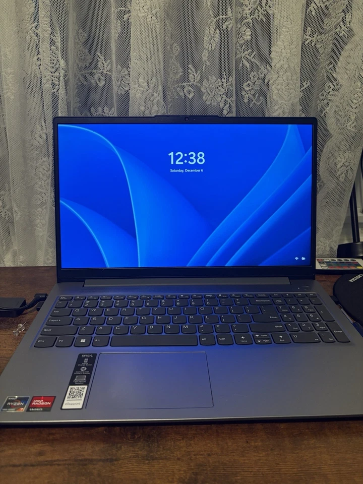 Lenovo IdeaPad SLIM 3 15.6" Ryzen 7 7730U 2.0GHz 16GB RAM 512GB CARGADOR INCLUIDO Foto 2 de 4