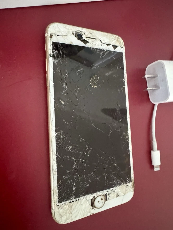 Apple iPhone 6s – Gold – Cracked Screen – For Parts/Repair – Includes Charger - Image 2 of 3