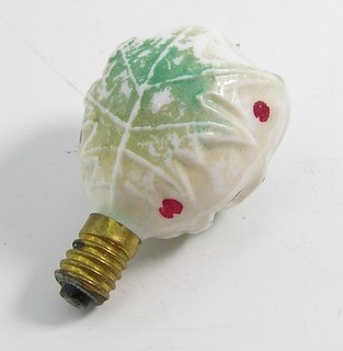 VINTAGE 2" LEAF MILK GLASS CHRISTMAS LIGHT BULB NOT WORKING