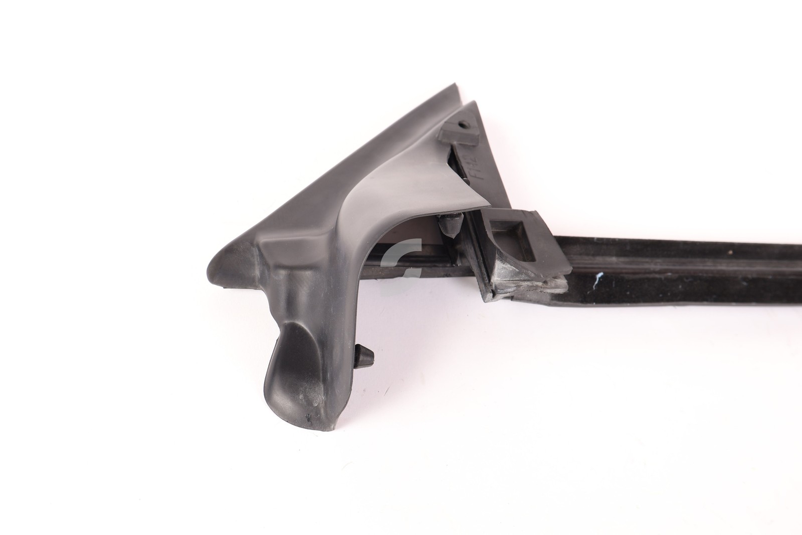 81361200-A1 RH DOOR OUTER EDGE SEAL  Ferrari USED