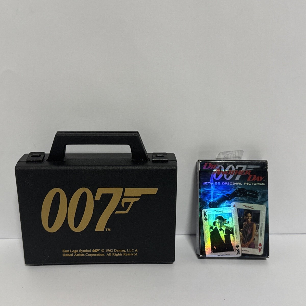 James Bond 007 BUBBLE GUM CARDS w/ Black Briefcase /Read | eBay