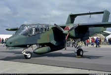 ! LuxusBausatz ! BRONCO OV-10A/C von "Kitty Hawk" 1:32 mit super Zubehör!