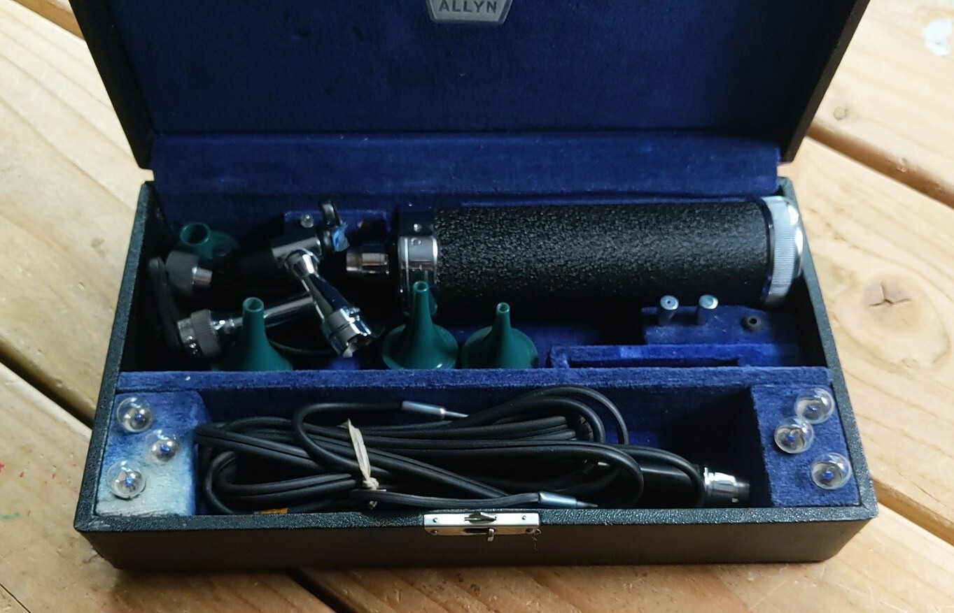 Vintage Welch Allyn Otoscope Ophthalmoscope Set Kit With Extras