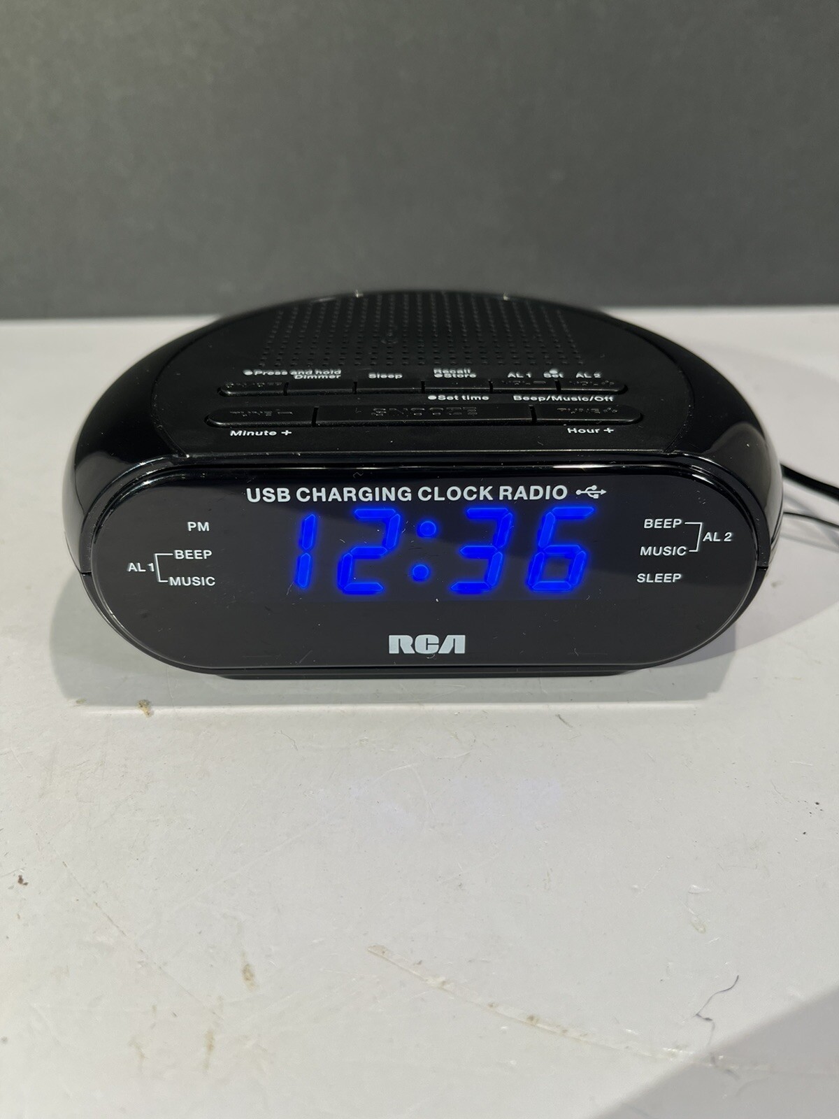 RCA - RC207 - Dual Wake Clock Radio with USB Charging