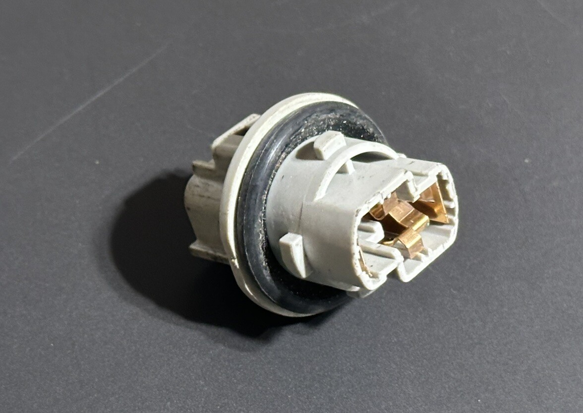 1998-2002 Toyota 4runner OEM Front Headlight Turn Signal Bulb