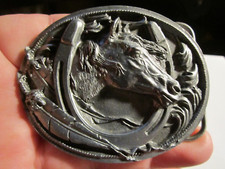 HORSE AND HORSE SHOE DESIGN VINTAGE BELT BUCKLE IN PEWTER - GW-15