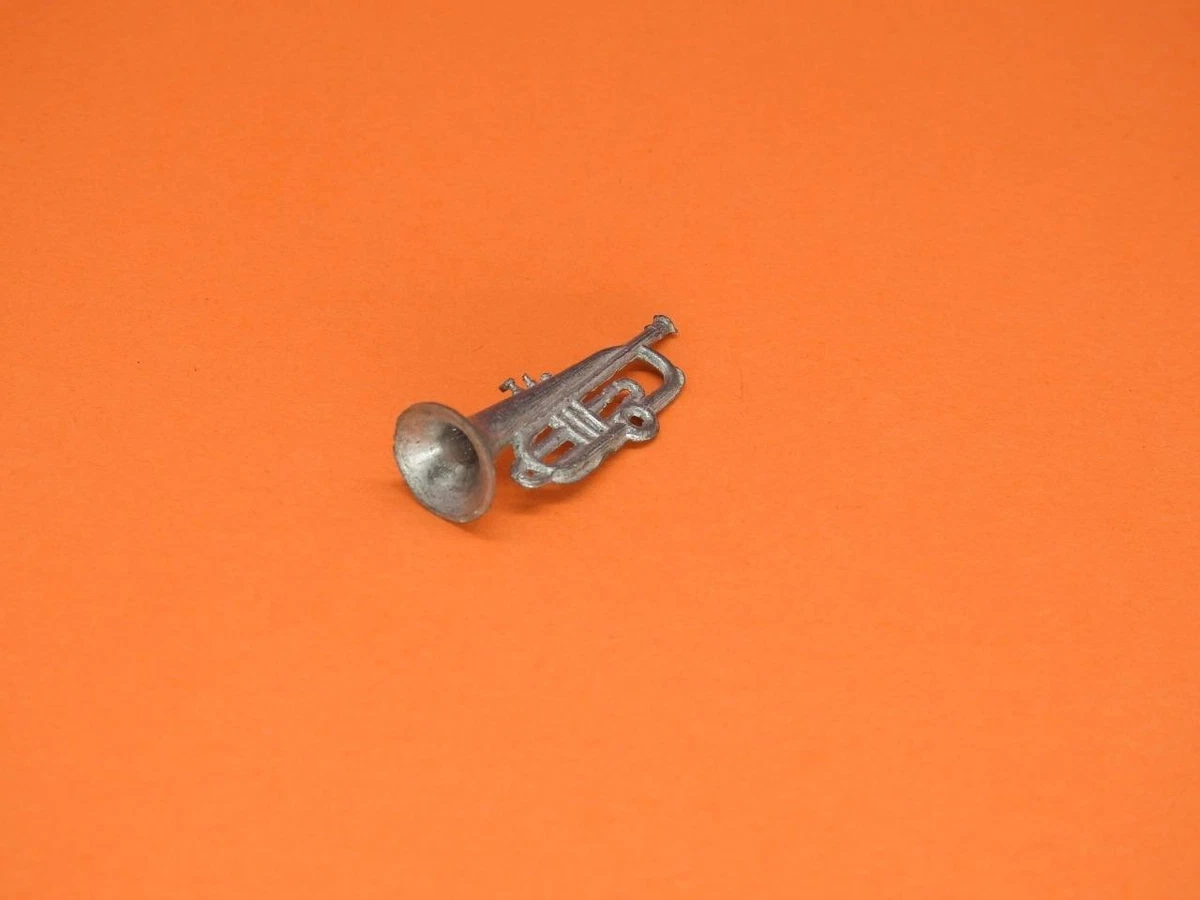 Machine à coudre et accessoires pour maison de poupée - Accessoire