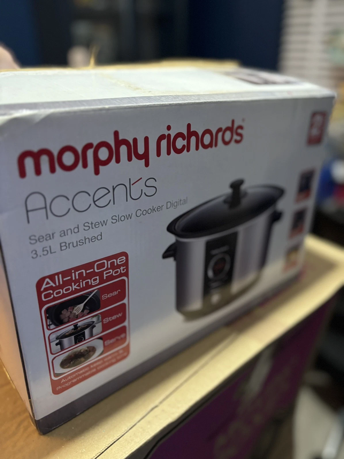 Morphy Richards 3.5L 460004 Stainless Steel Slow Cooker Digital screen