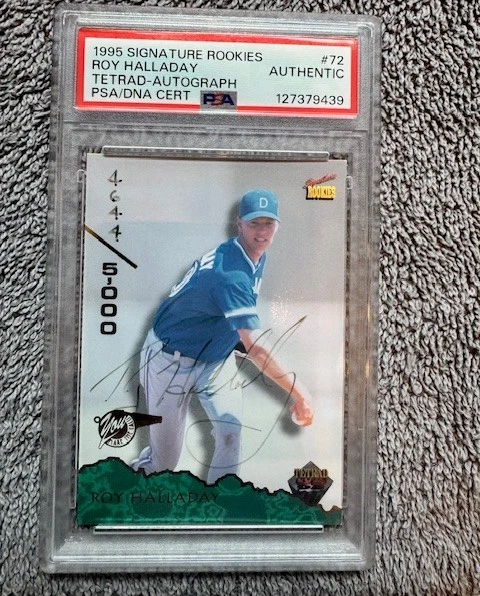 Roy Halladay Autographed Baseball Sports Trading Cards