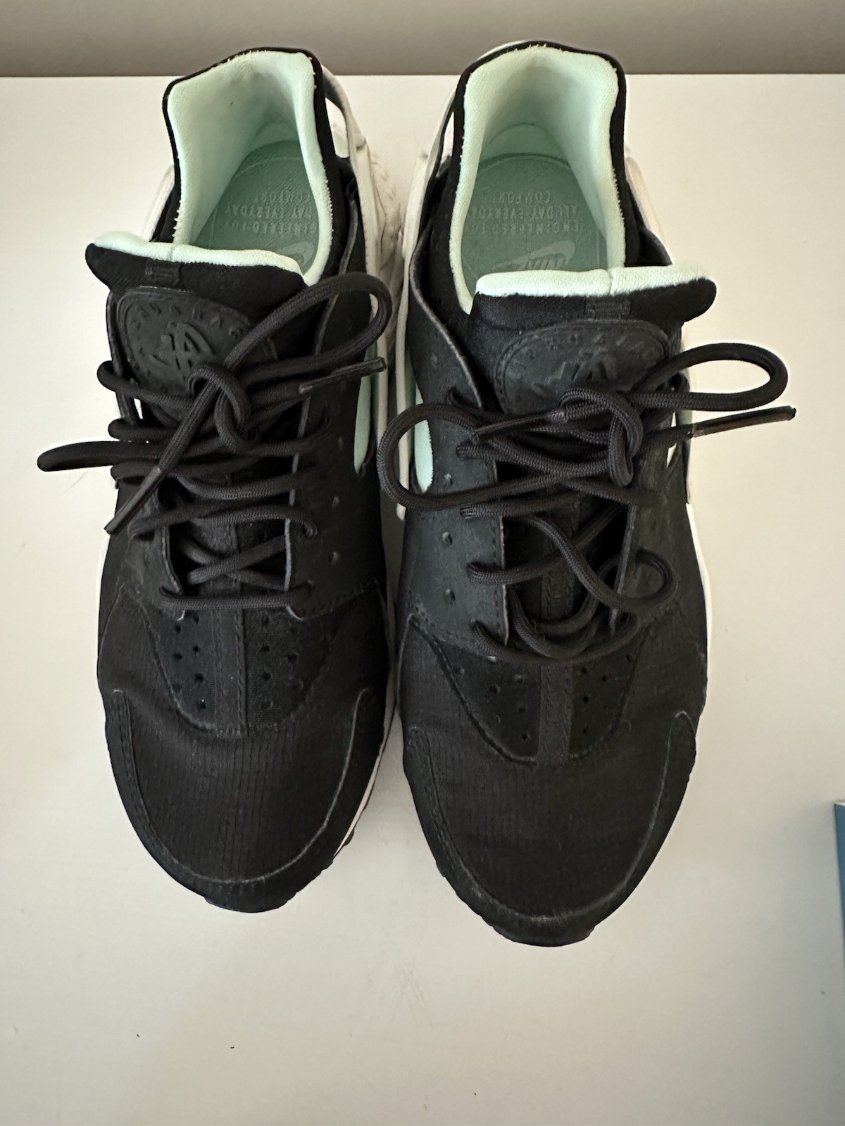 Nike Air Hurache Women's - image 5