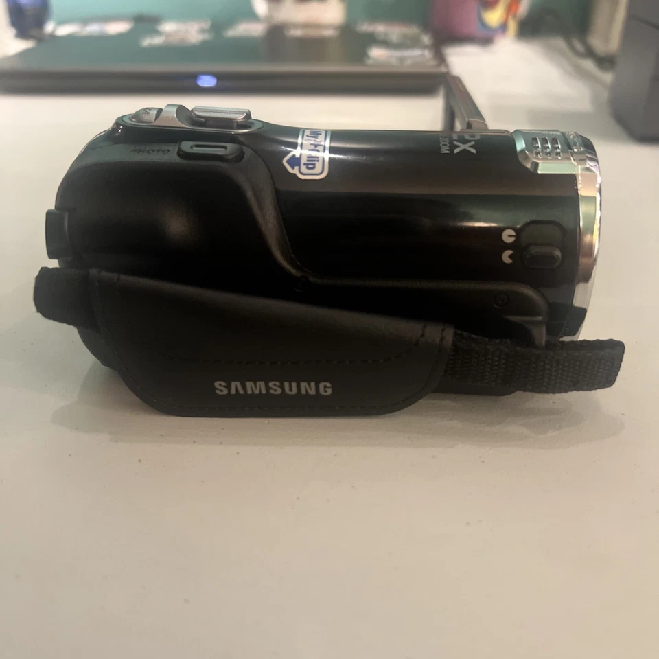 Samsung HMX-F90 HD Camcorder (Black) Handheld Video Recorder Camera 52x Zoom Cam - Image 2 of 4