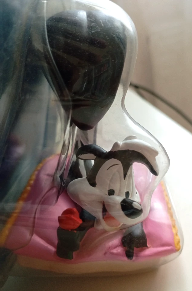 FIGURINE DE COLLECTION LOONEY TUNES PÉPÉ LE PUTOIS - Photo 2/4