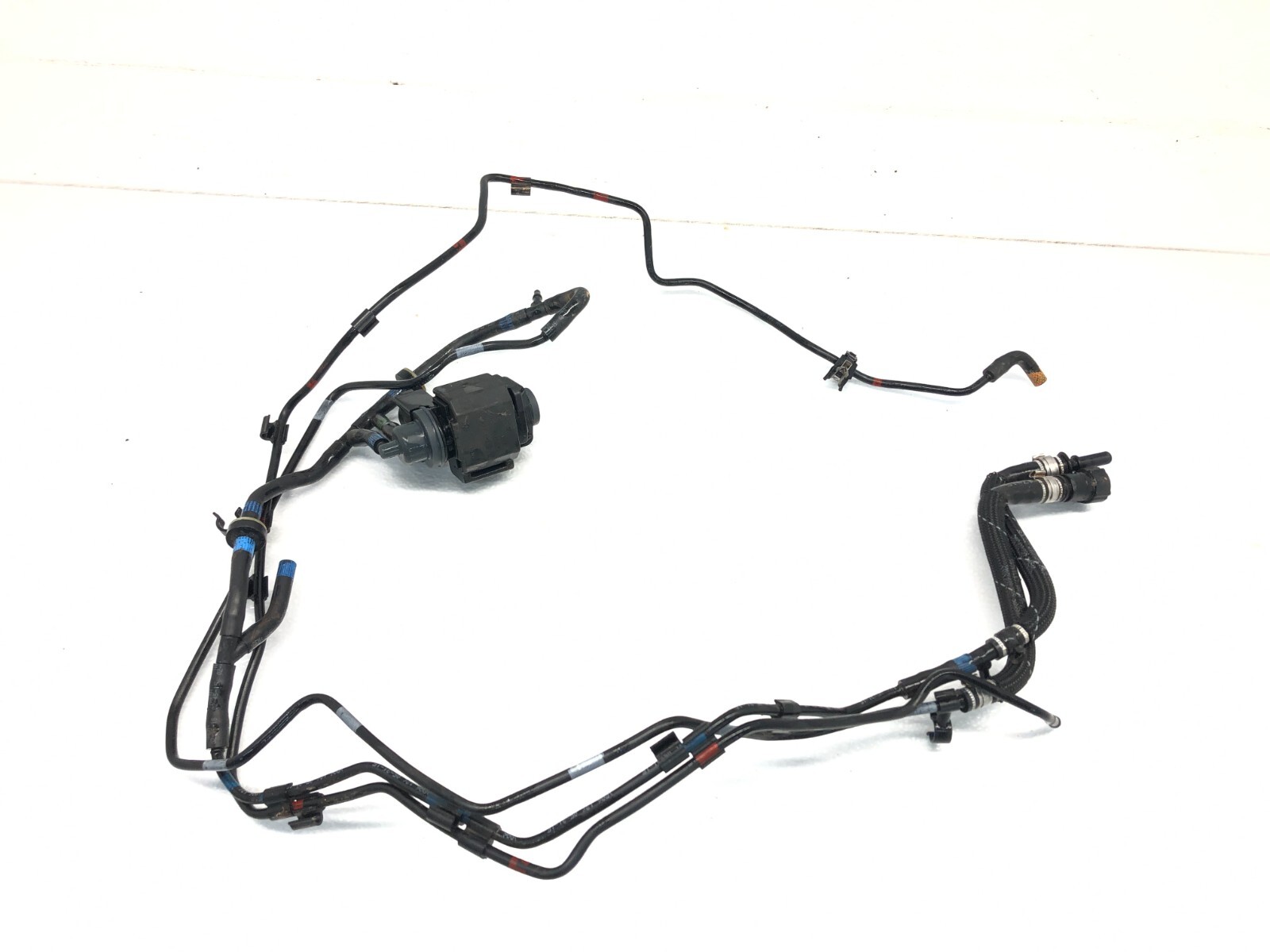 2014-2018 BENTLEY FLYING SPUR 4.0L V8 TURBO BOOST SOLENOID VALVE W/ HOSE LINE OE