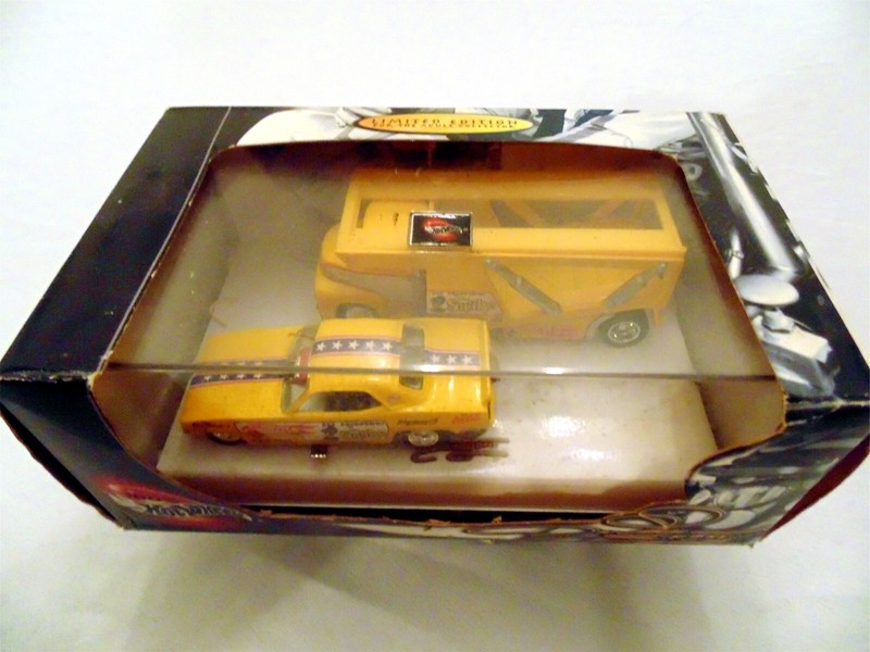 VINTAGE 100 % HOT WHEELS DON PRUDHOMME  YELLOW SNAKE FUNNY CAR HAULER DIECAST 