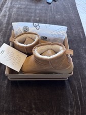  Womens UGG Classic Mini Platform Chestnut Boots 1134991. Size 6