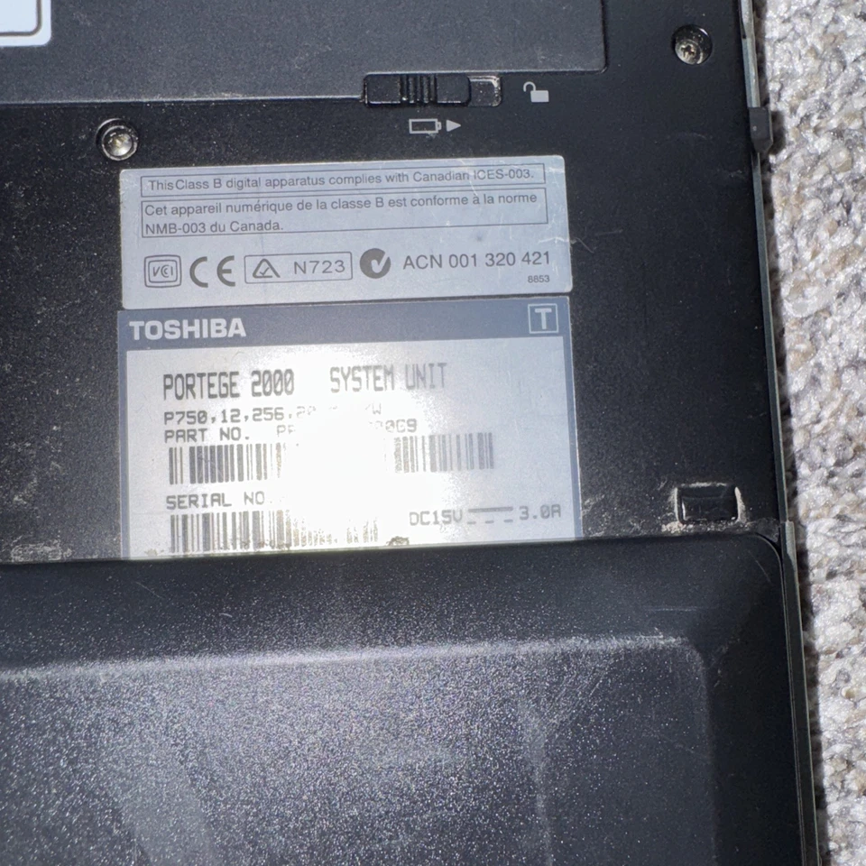 Notebook Toshiba Protege 2000 Vintage Win XP Pentium 3 750mhz 240mb Ram 20gb HD - Imagem 4 de 4