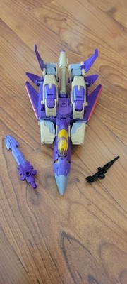 Transformers Generations Thrilling Blitzwing complete Hasbro IDW Voyager