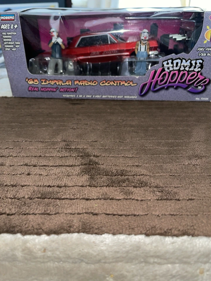 1/25 Scale Lindbergh ‘63 Impala Homie Hoppers RC Radio Control New In Box - Image 2 of 4