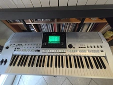 Yamaha PSR-S900 61-Key Arranger Workstation