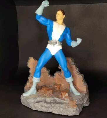 Thunder Agents DYNAMO Limited Edition Statue 116/500 DC Direct NIB RARE