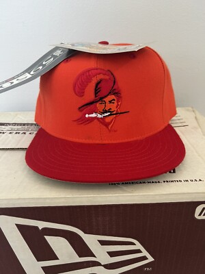 NWT Vintage New Era Tampa Bay Buccaneers Old Logo Fitted Cap Hat 7 5/8 Tom Brady