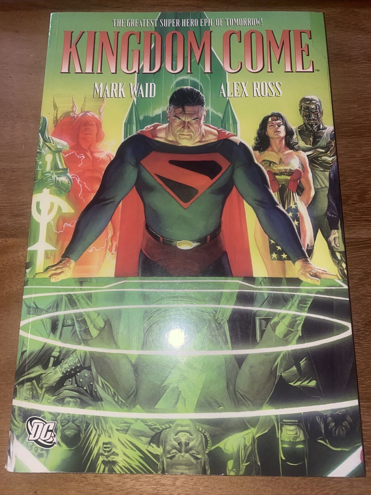 Kingdom Come by Mark Waid and Alex Ross (2008, Trade Paperback, New Edition)