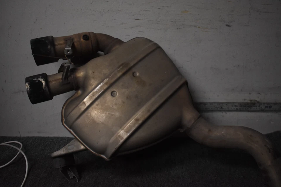 Silenciador trasero base Porsche Macan 2017-2021 lado derecho fabricante original de fábrica Foto 4 de 4