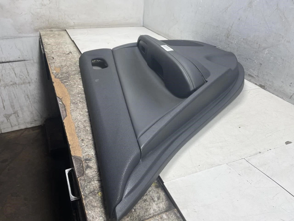 Nissan Máxima 2011 panel de moldura de puerta interior del lado del conductor trasero izquierdo OEM+ Foto 3 de 4