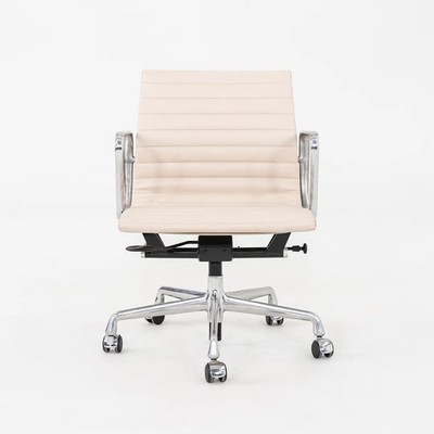 2020s Herman Miller Eames Aluminum Management Desk Chair in Cream Naugahyde