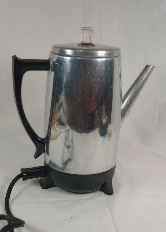 West Bend  9 cup automatic coffee percolator Vintage 