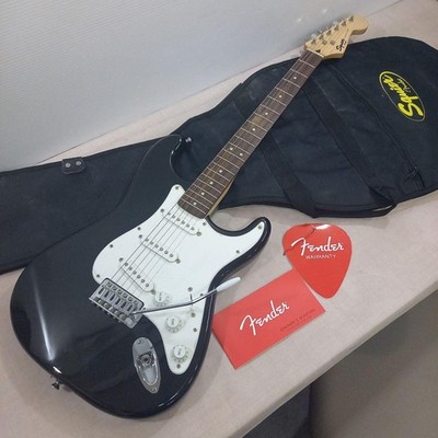 Squier BULLET STRAT Stratocaster Black