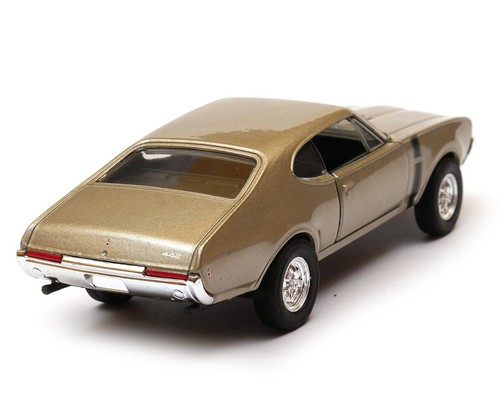 1968 Oldsmobile 442 American Classic Car Model Diecast 1:34-1:39 Scale Welly - Picture 5 of 6