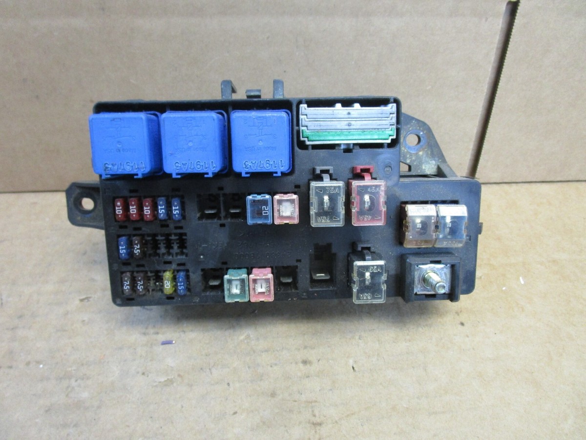00 01 02 Nissan Quest Engine Fuse Box Relay Junction Panel