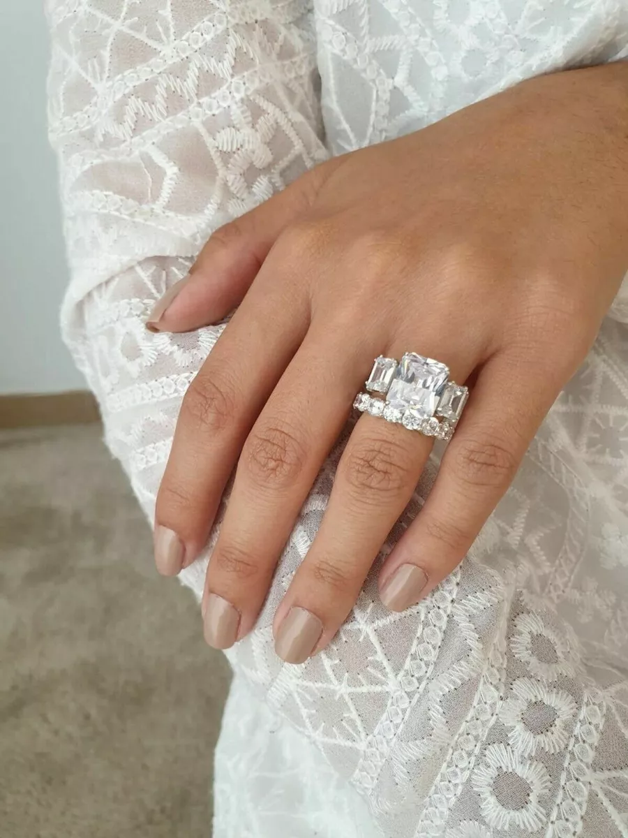 Trilogy wedding 2024 ring set