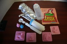 VTG 1975 Pillsbury Playthings Dough Boy Bake Decorate Cake Decorating Set