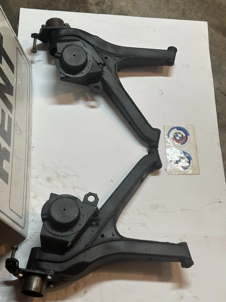 Brazos traseros en caja BMW 2002tii Foto 3 de 4