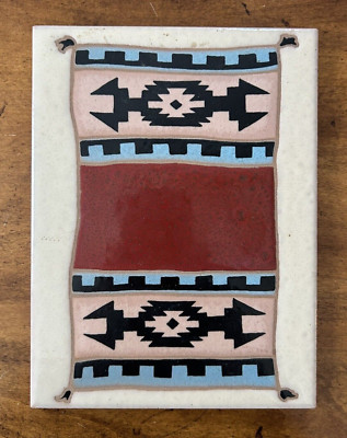 VTG ARIUS SANTA FE ART TILE TRIVET CLASSIC SOUTHWEST RUG DESIGN 6x8 - 1988 - EUC