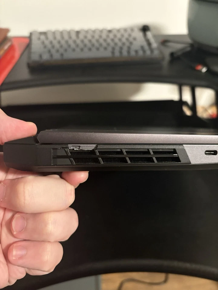 Lenovo Legion 5 Pro 16 165Hz QHD+ 3.2GHz Ryzen 7 6800H 16GB 1TB SSD RTX 3070 Ti Foto 4 de 4