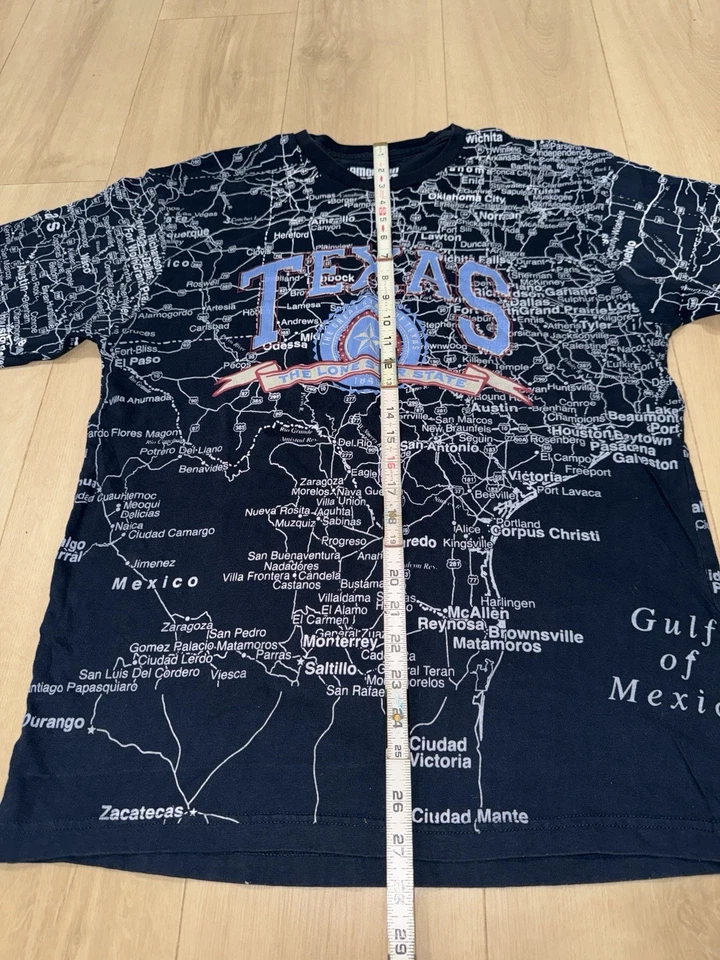Camiseta Masculina Vintage Anos 90 Texas Map Preta Estampa Total Tamanho M Média - Imagem 3 de 4
