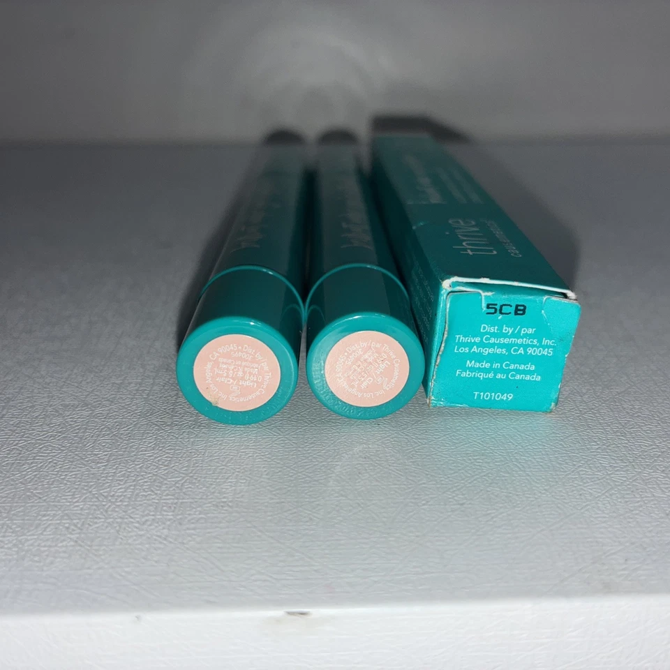 3- New Brilliant Under Eye Brightened, Illuminating Corrector, Color; Light  - Image 2 of 4