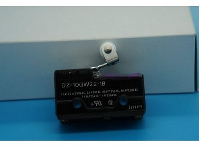 DZ-10GW22-1B DZ10GW221B New   limit switch      *pt