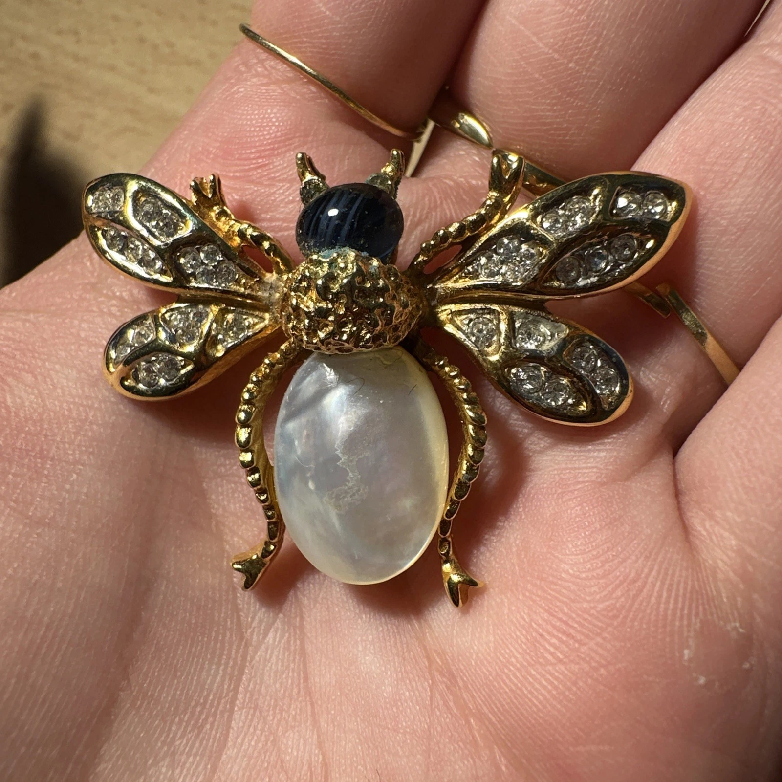 Petite Broche abeille/Bourdon ? Dorée Tête Abdomen Nacré , Bijoux Fantaisie