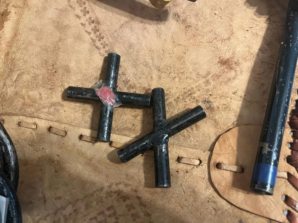 RARE SRI LANKA handmade LEather butterfly chair Heavy Leather Red 40% - Image 4 of 4