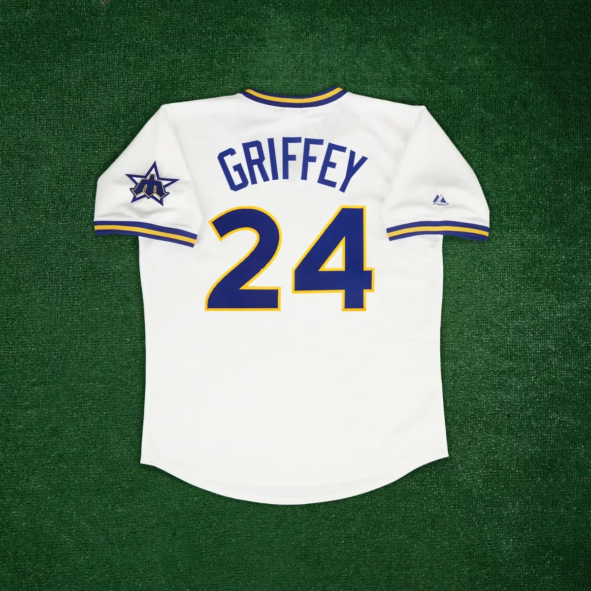 MLB Seattle Mariners (Ken Griffey Jr.) Men's Cooperstown Baseball Jersey.